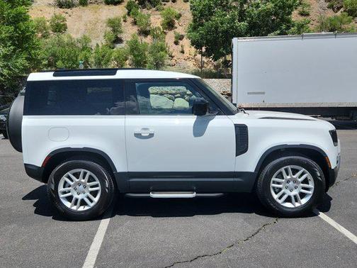 2025 Land Rover Defender 90 P300 S