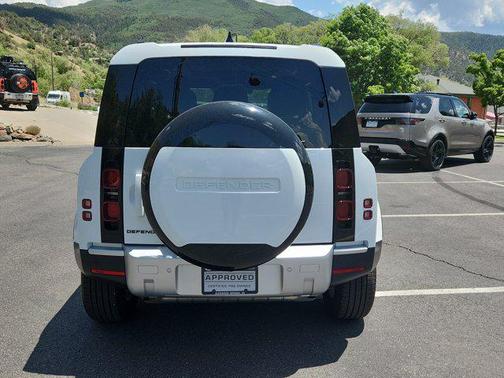 2025 Land Rover Defender 90 P300 S
