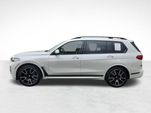 Mineral White Metallic 2021 BMW X7 xDrive40i