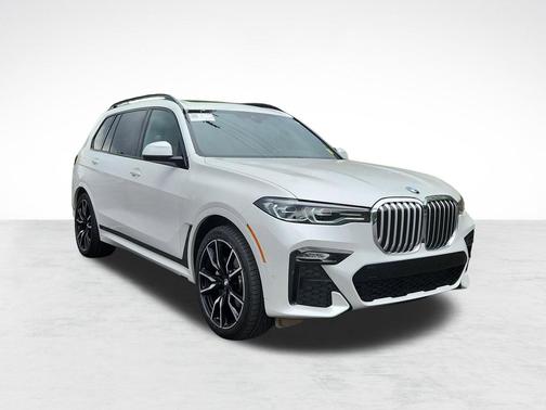 Mineral White Metallic 2021 BMW X7 xDrive40i