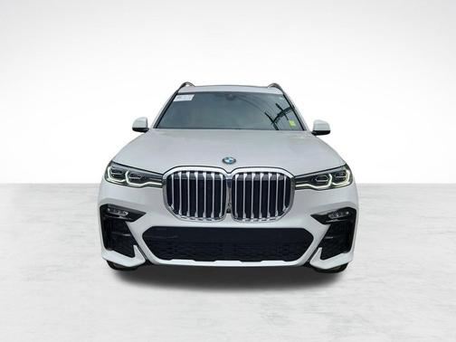 Mineral White Metallic 2021 BMW X7 xDrive40i