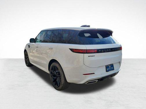 2026 Land Rover Range Rover Sport SE