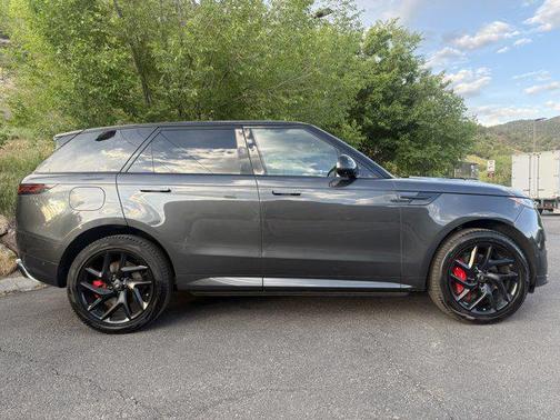 2023 Land Rover Range Rover Sport SE