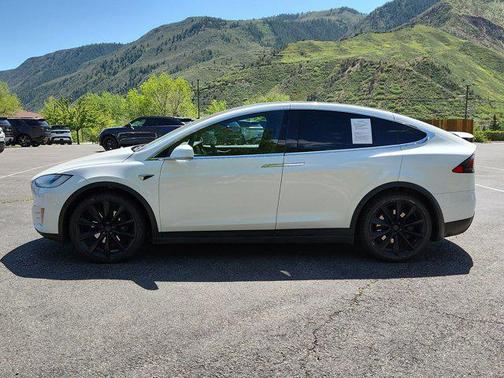 Pearl White Multi-Coat 2019 Tesla Model X Long Range