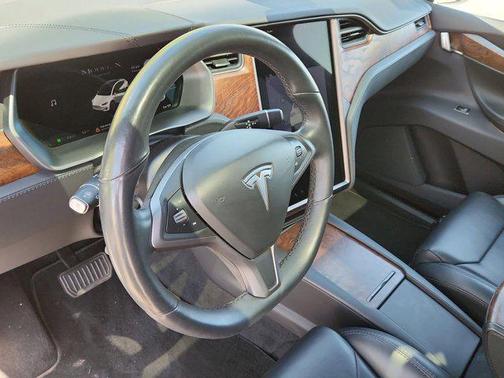 Pearl White Multi-Coat 2019 Tesla Model X Long Range