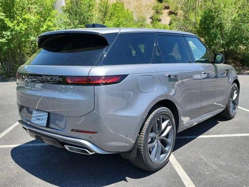 2025 Land Rover Range Rover Sport SE