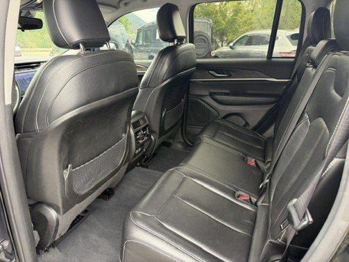 Diamond Black Crystal Pearlcoat 2023 Jeep Grand Cherokee Limited