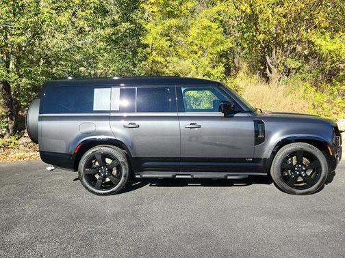 2026 Land Rover Defender V8