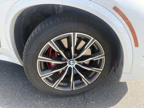 2022 BMW X5 M50i