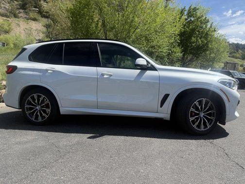 2022 BMW X5 M50i