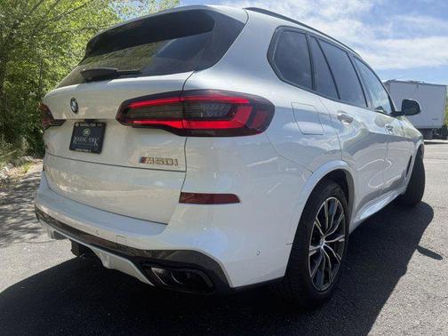 2022 BMW X5 M50i