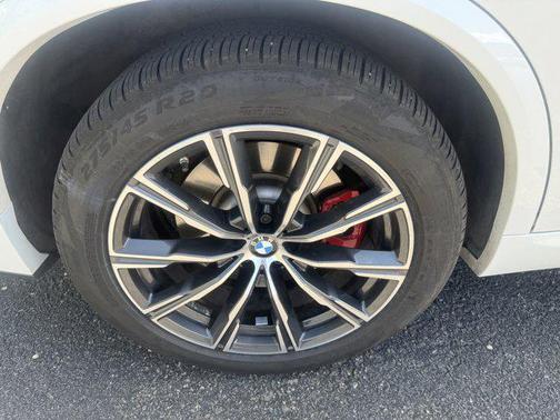 2022 BMW X5 M50i
