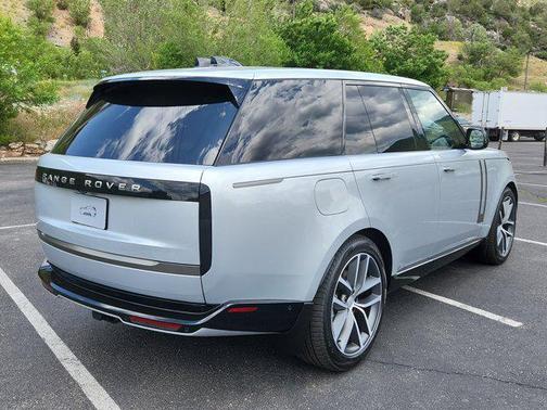 2025 Land Rover Range Rover P400 SE