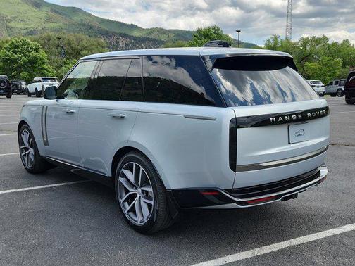 2025 Land Rover Range Rover P400 SE