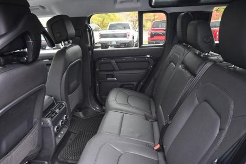 2025 Land Rover Defender 110 P500 X-Dynamic SE