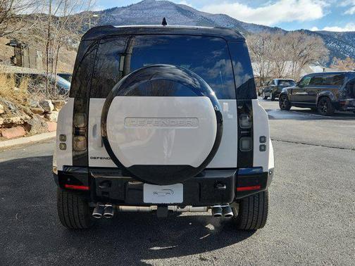 2026 Land Rover Defender P500 X-Dynamic SE