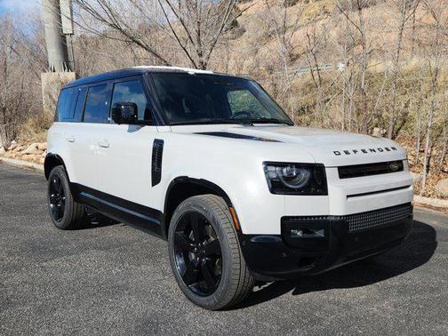 2026 Land Rover Defender P500 X-Dynamic SE