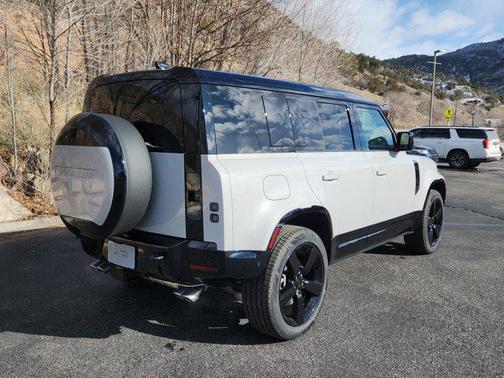 2026 Land Rover Defender P500 X-Dynamic SE