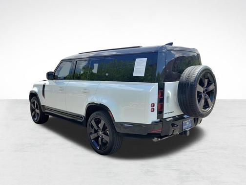 Fuji White 2024 Land Rover Defender 130 P400 X-Dynamic SE