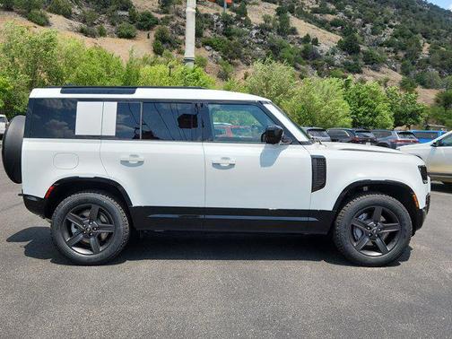 2025 Land Rover Defender 110 P400 X-Dynamic SE