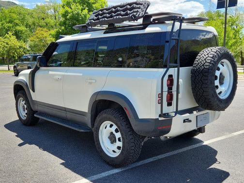 2024 Land Rover Defender 110 P300