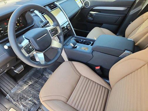 2026 Land Rover Discovery Gemini Edition