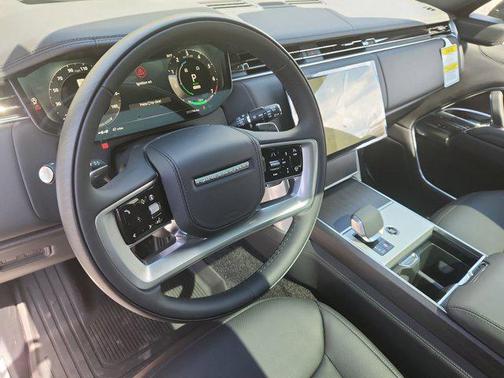 Santorini Black 2026 Land Rover Range Rover P550e SE