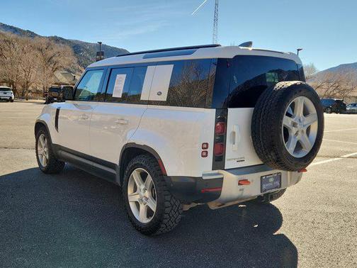 2020 Land Rover Defender 110 SE