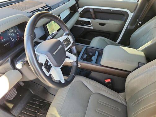 2020 Land Rover Defender 110 SE