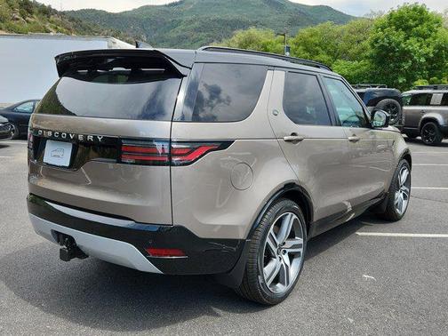 2025 Land Rover Discovery P360 Metropolitan Edition