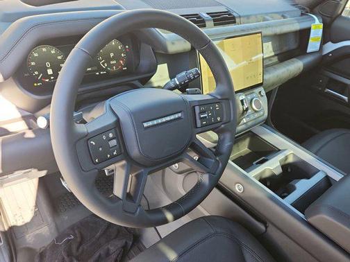 2026 Land Rover Defender V8