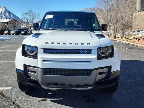 2026 Land Rover Defender V8