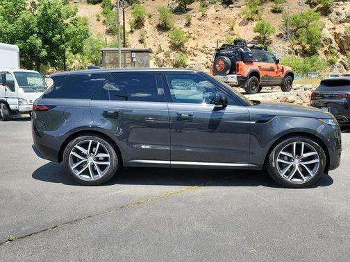 2023 Land Rover Range Rover Sport SE