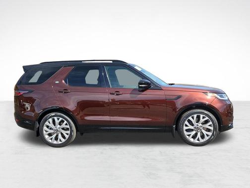 Sedona Red Metallic 2026 Land Rover Discovery Gemini Edition
