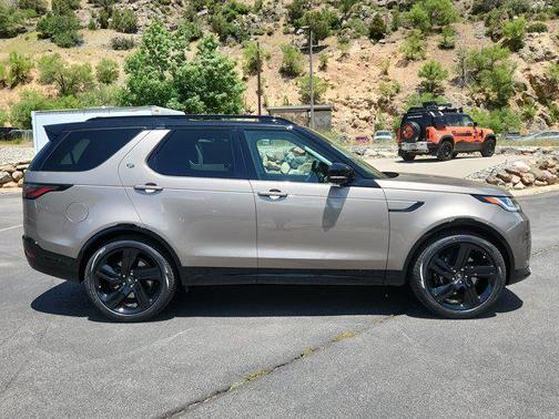 2025 Land Rover Discovery P360 Metropolitan Edition