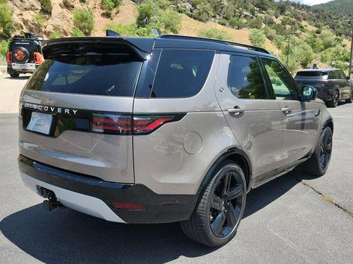 2025 Land Rover Discovery P360 Metropolitan Edition