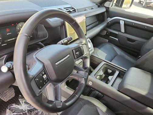 Hakuba Silver Metallic 2024 Land Rover Defender 130 P400 X-Dynamic SE