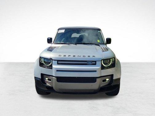 Hakuba Silver Metallic 2024 Land Rover Defender 130 P400 X-Dynamic SE