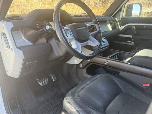2022 Land Rover Defender 110 SE