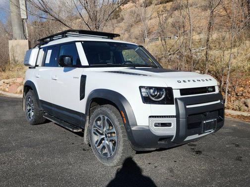 2022 Land Rover Defender 110 SE