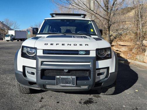 2022 Land Rover Defender 110 SE