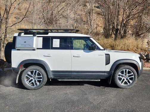 2022 Land Rover Defender 110 SE