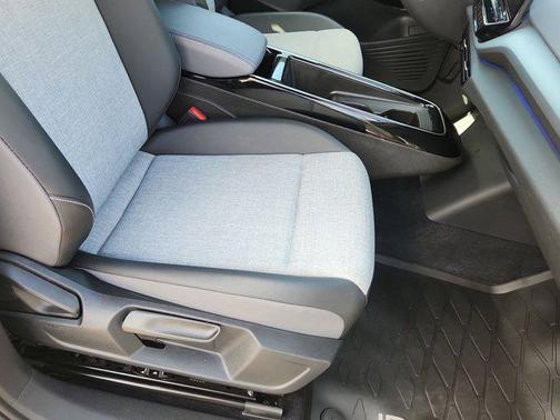 Silver Mist Metallic 2023 Volkswagen ID.4 AWD Pro