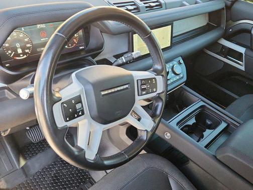 2020 Land Rover Defender 110 SE