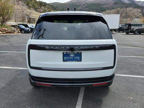 2025 Land Rover Range Rover P400 SE