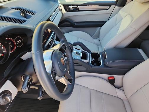 Moonlight Blue Metallic 2023 Porsche Cayenne Cayenne (AWD)