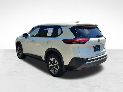Pearl White Tricoat 2023 Nissan Rogue SV