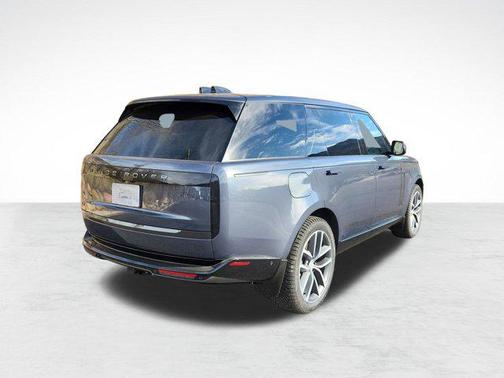 2025 Land Rover Range Rover P400 SE 7 Seat