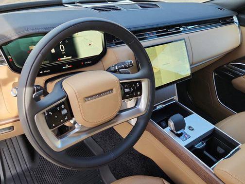 2025 Land Rover Range Rover P400 SE 7 Seat