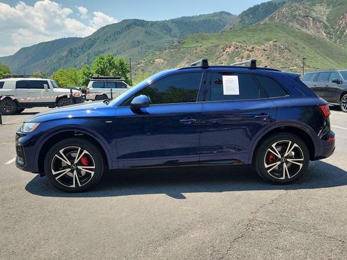 Navarra Blue Metallic 2025 Audi Q5 45 S line Premium Plus